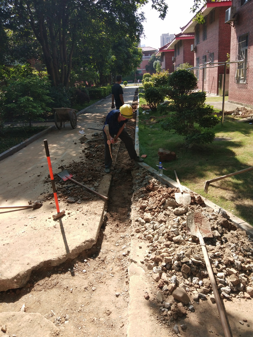 燃氣管道管溝清理及夯實_副本.jpg 燃氣管道管溝清理及夯實_副本.jpg